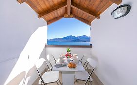 Blu Lake Apartment On Ghiffa Beach - Happy Rentals