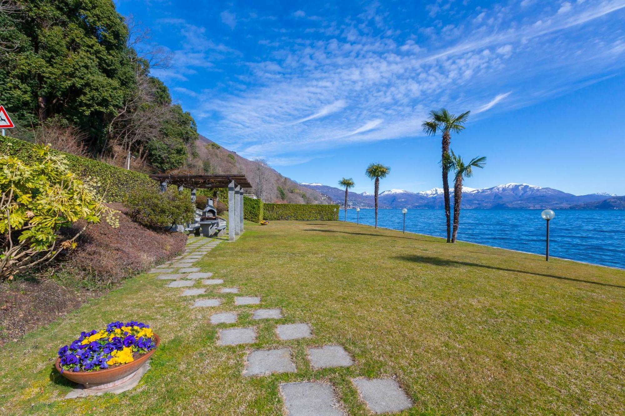 Blu Lake Apartment On Ghiffa Beach - Happy Rentals Exterior foto