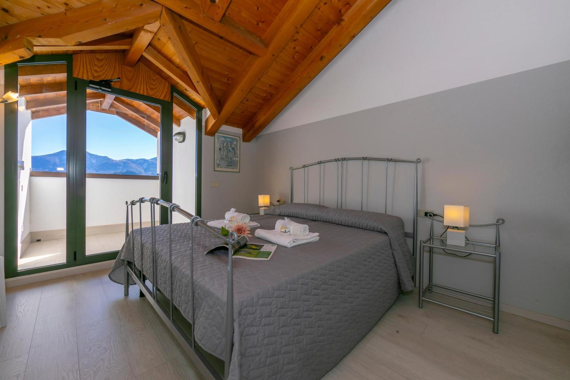 Blu Lake Apartment On Ghiffa Beach - Happy Rentals Exterior foto