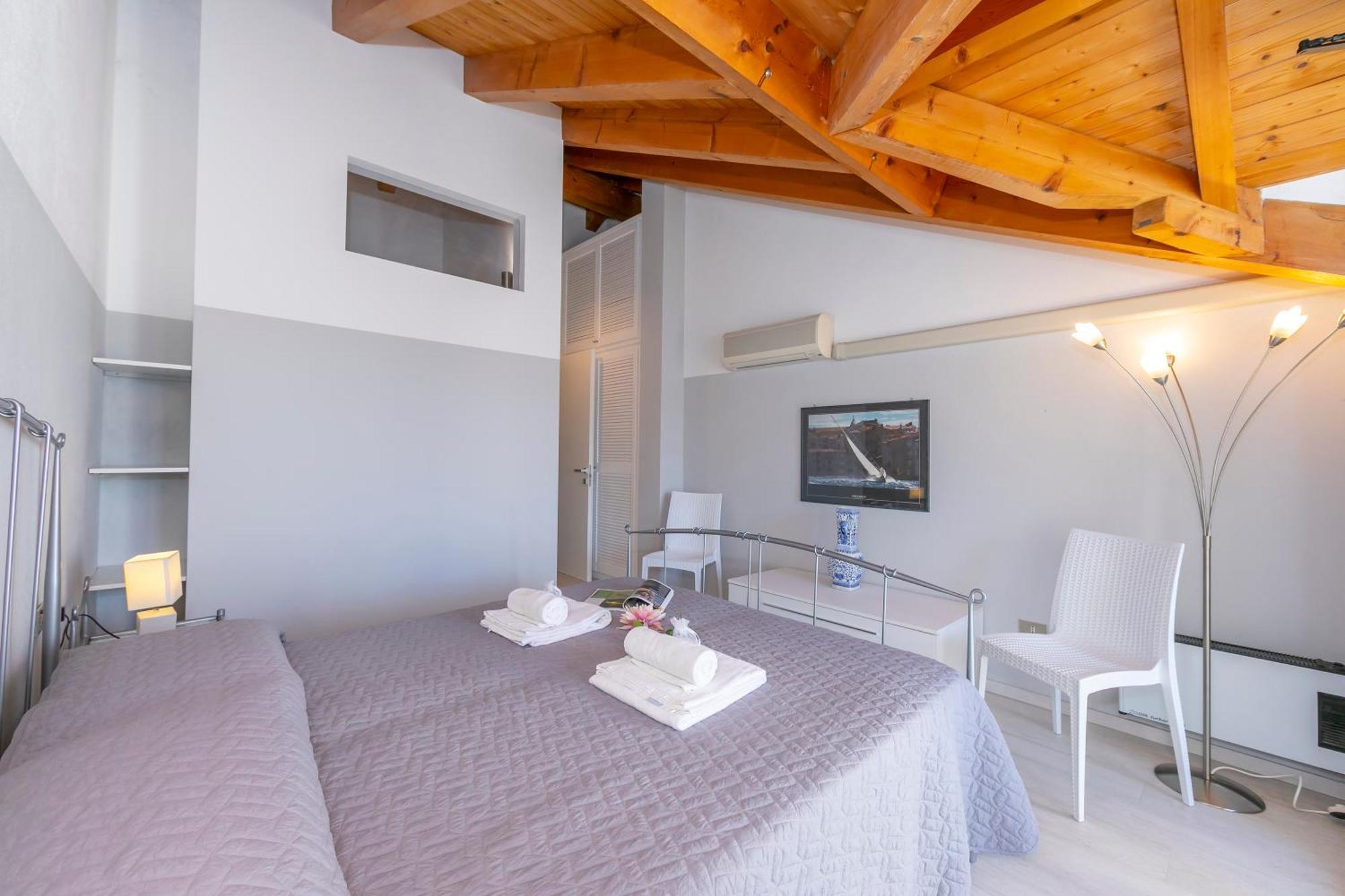 Blu Lake Apartment On Ghiffa Beach - Happy Rentals Exterior foto
